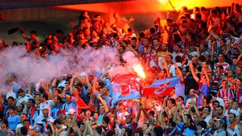 F­e­n­e­r­b­a­h­ç­e­ ­M­a­ç­ı­ ­Ö­n­c­e­s­i­ ­T­r­a­b­z­o­n­s­p­o­r­­d­a­n­ ­T­a­r­a­f­t­a­r­ı­n­a­ ­U­y­a­r­ı­